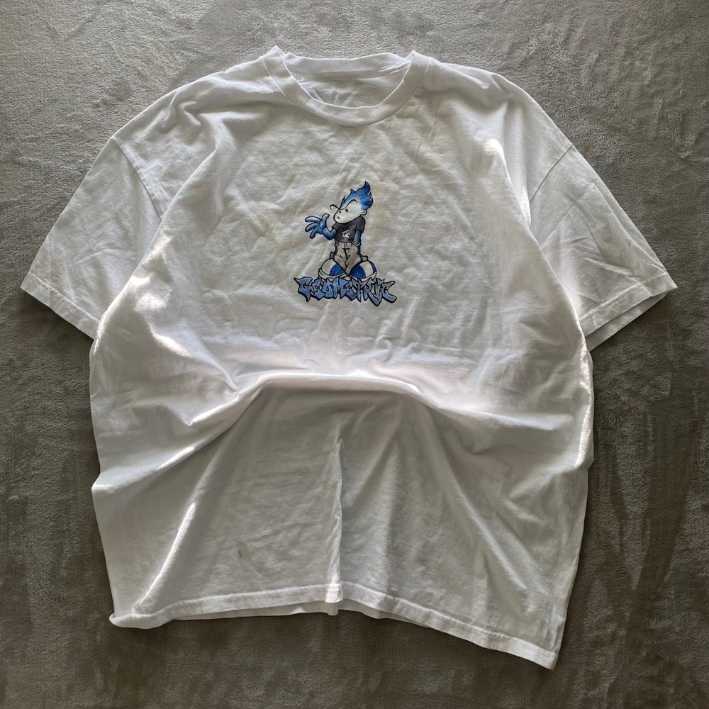 Vintage Geometric Skate Graphic T-Shirt White Blue Character Streetwear Tee